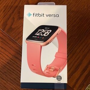 Fitbit Versa Smartwatch in Pink